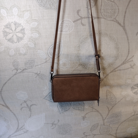 Elegant Brown Crossbody Bag - Picture 2 of 3